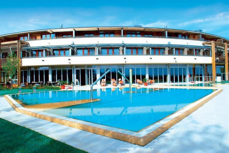 Hotel Silverine Lake Resort