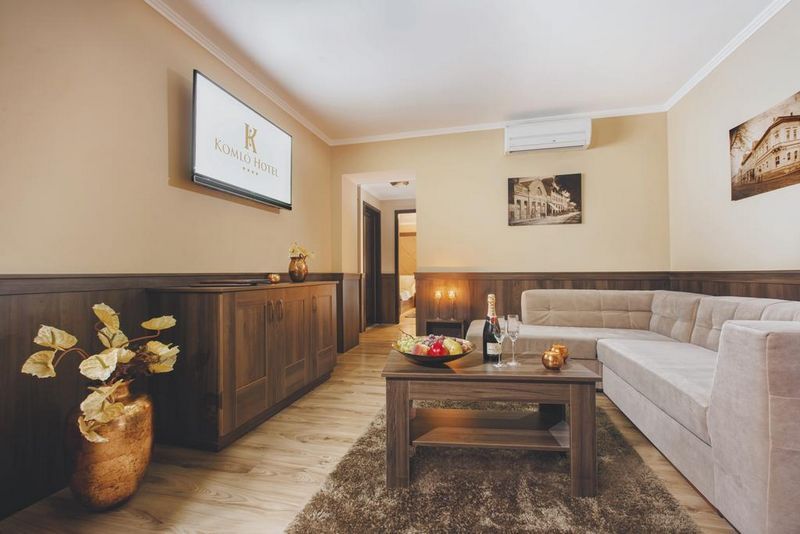 Komló Hotel